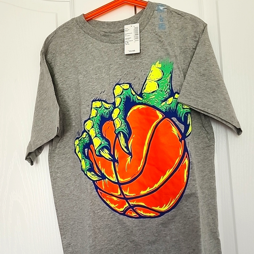 3  kids tops for 12 $ New Children's place t-shirt